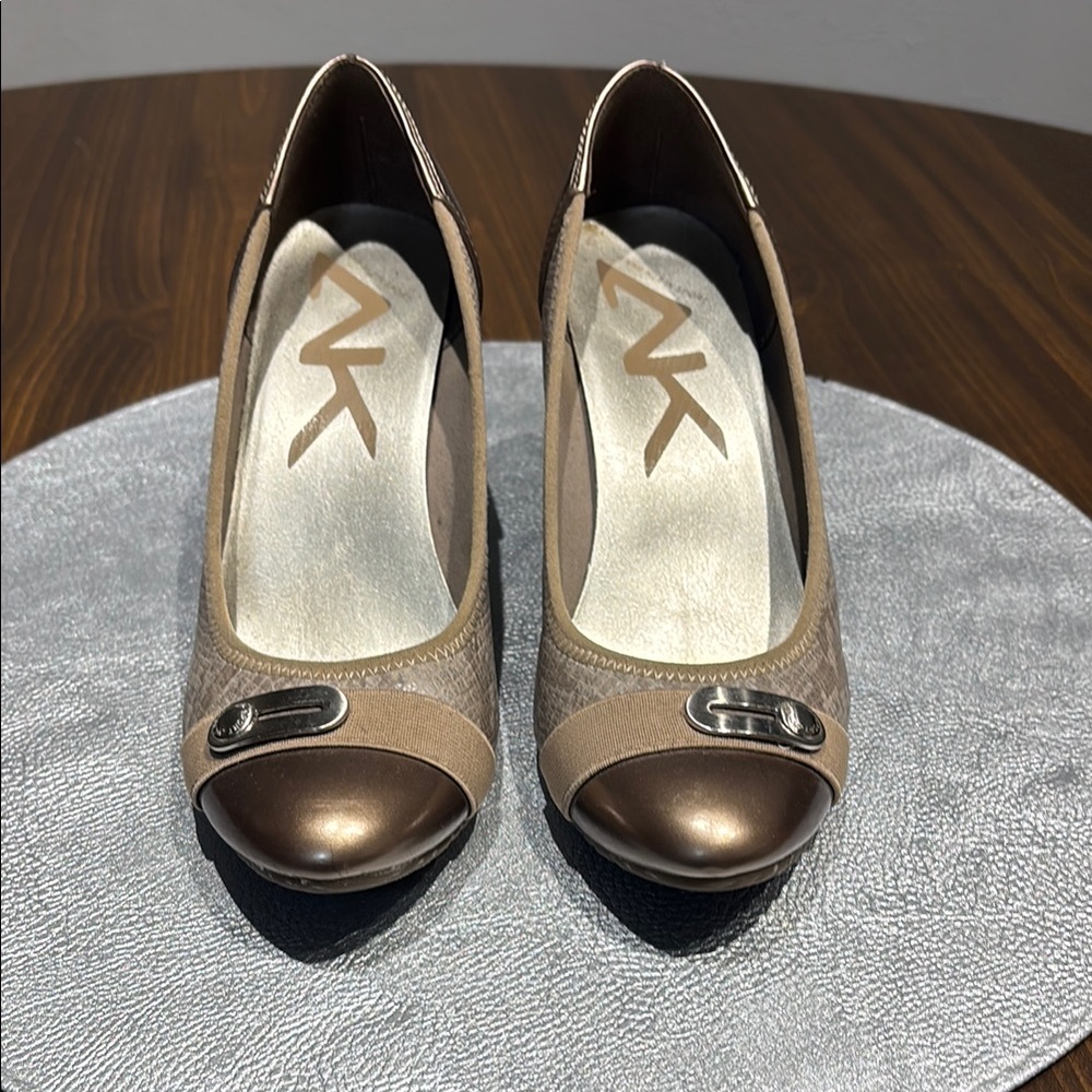Anne Klein Women's Bronze and Taupe Heels